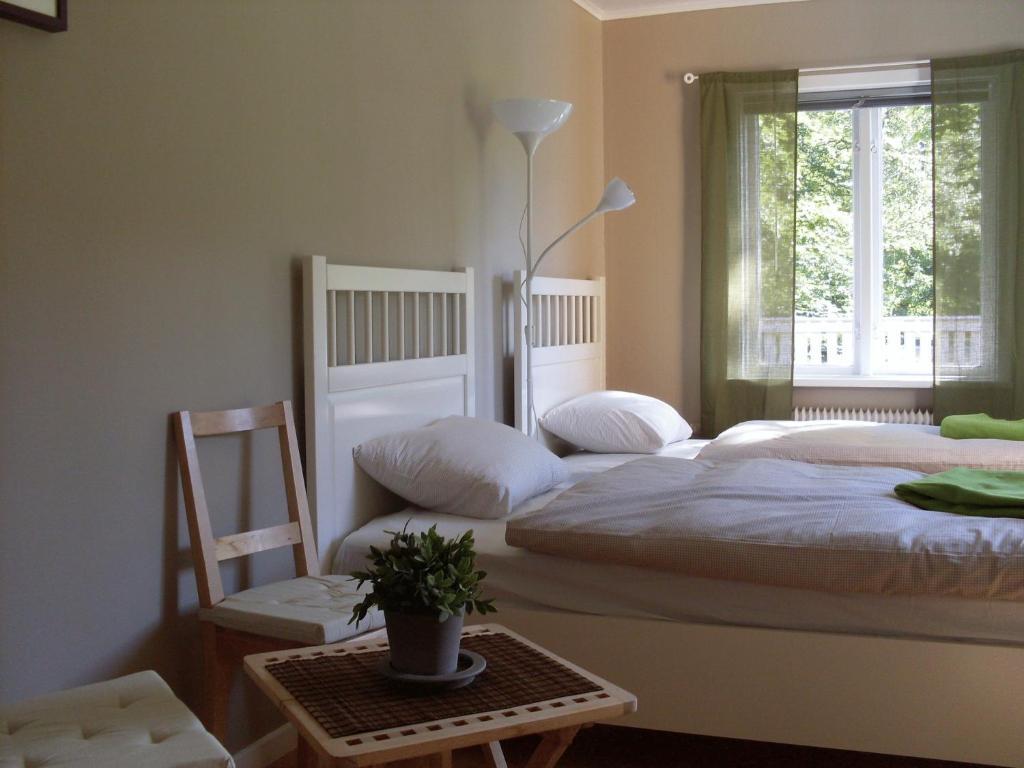 Hotel & Pensionat Bjoerkelund Stenbrohult  Szoba fotó