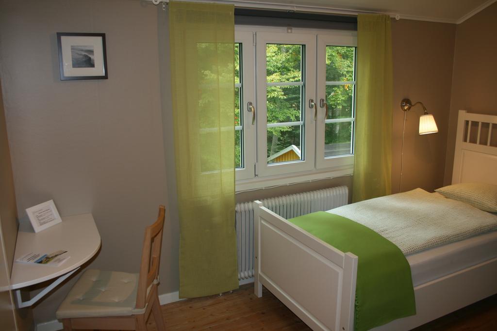 Hotel & Pensionat Bjoerkelund Stenbrohult  Szoba fotó